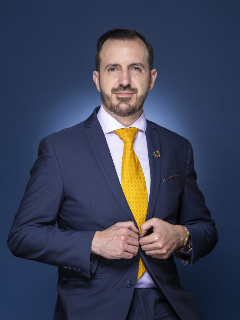 Carmelo Santillan